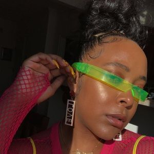 Meet your Posher, Dominique